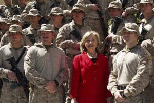Hillary_Clinton_with_the_troops_550